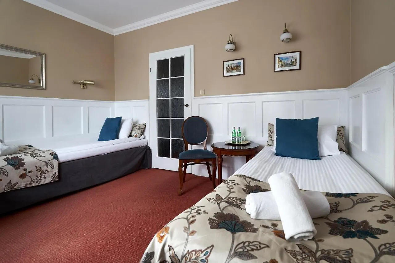 ** Bed & Breakfast American House Hennela Warsaw Poland