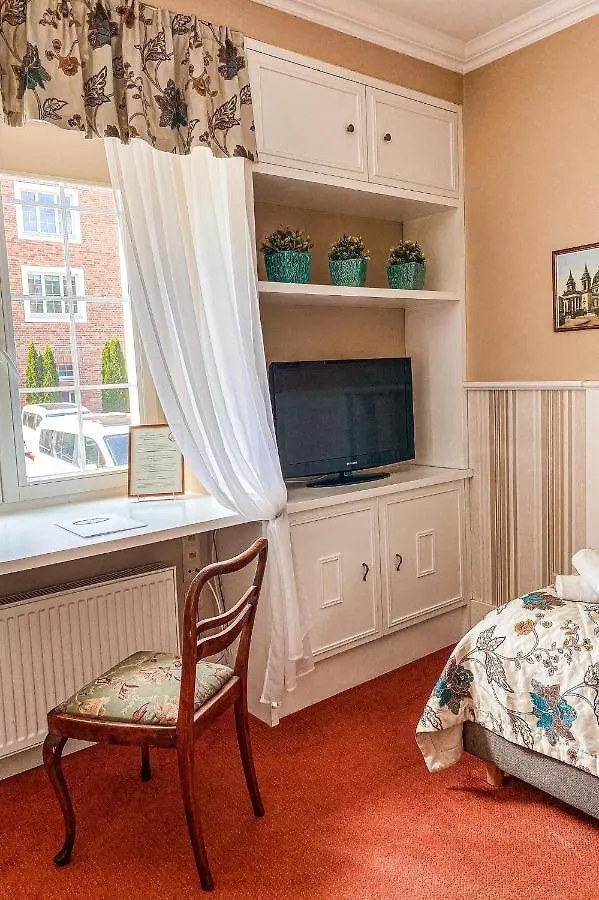 Bed & Breakfast American House Hennela Warsaw